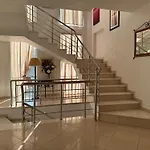 Kunevain Apartman *